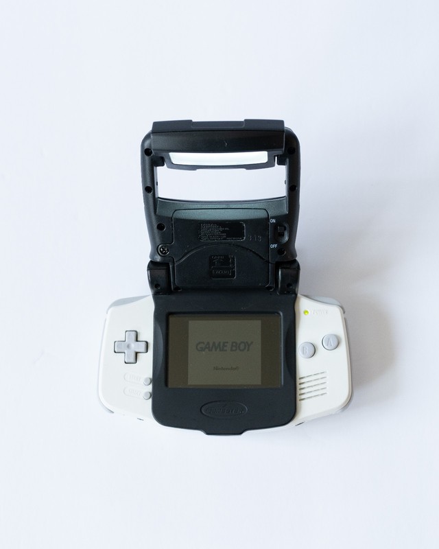 Nintendo Game Boy Advance Arctic White AGB-001 w/ Gamester Light Attachement!