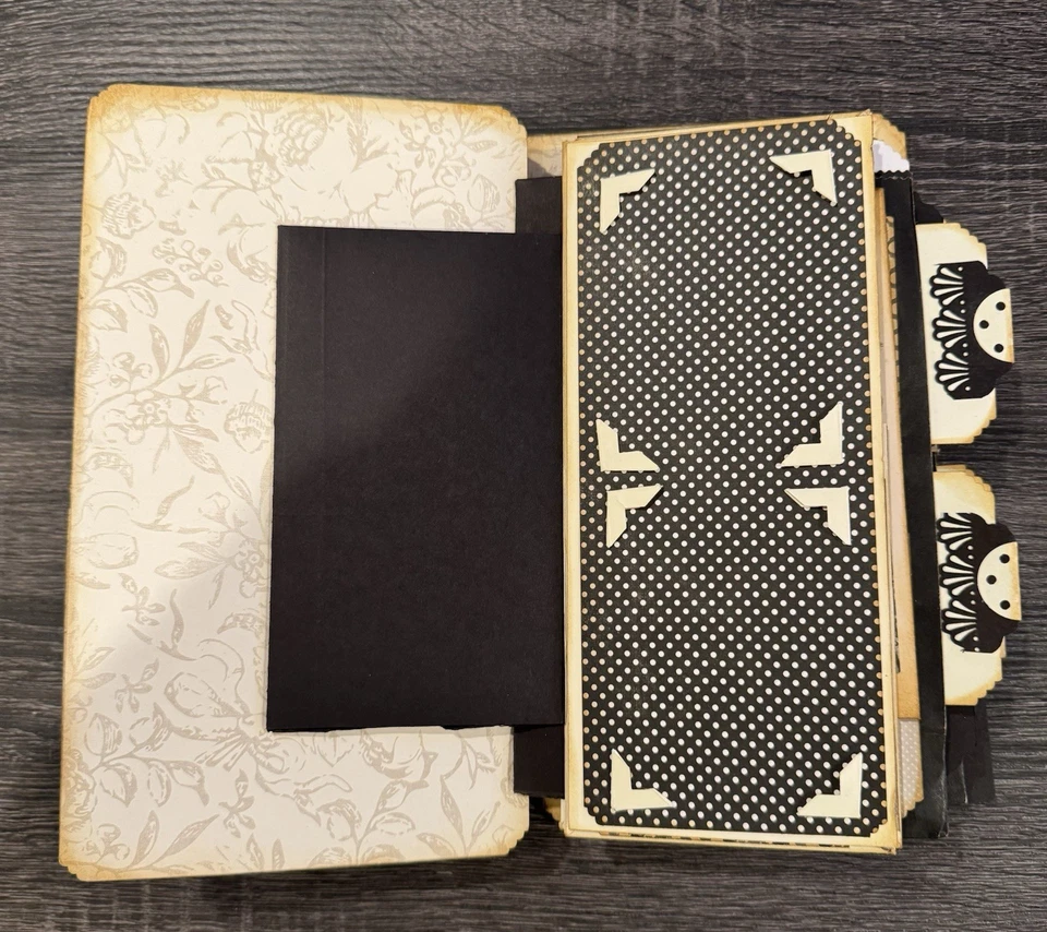 Álbum de scrapbooking feito à mão 10 1/2 X 6 1/2. Seis páginas. - Imagem 3 de 4