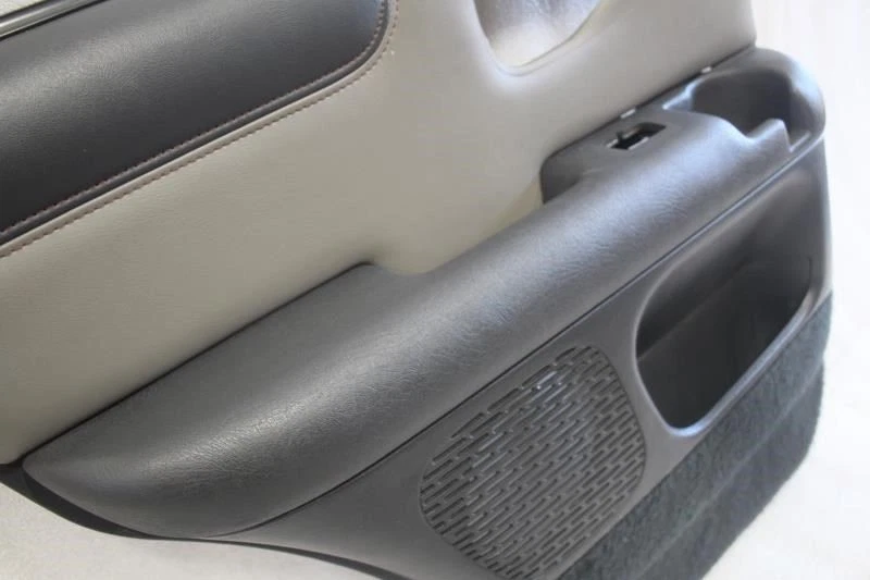 Chevrolet Blazer 1998 1999 2001 2002 puerta trasera izquierda panel moldura grafito 122 Foto 2 de 4