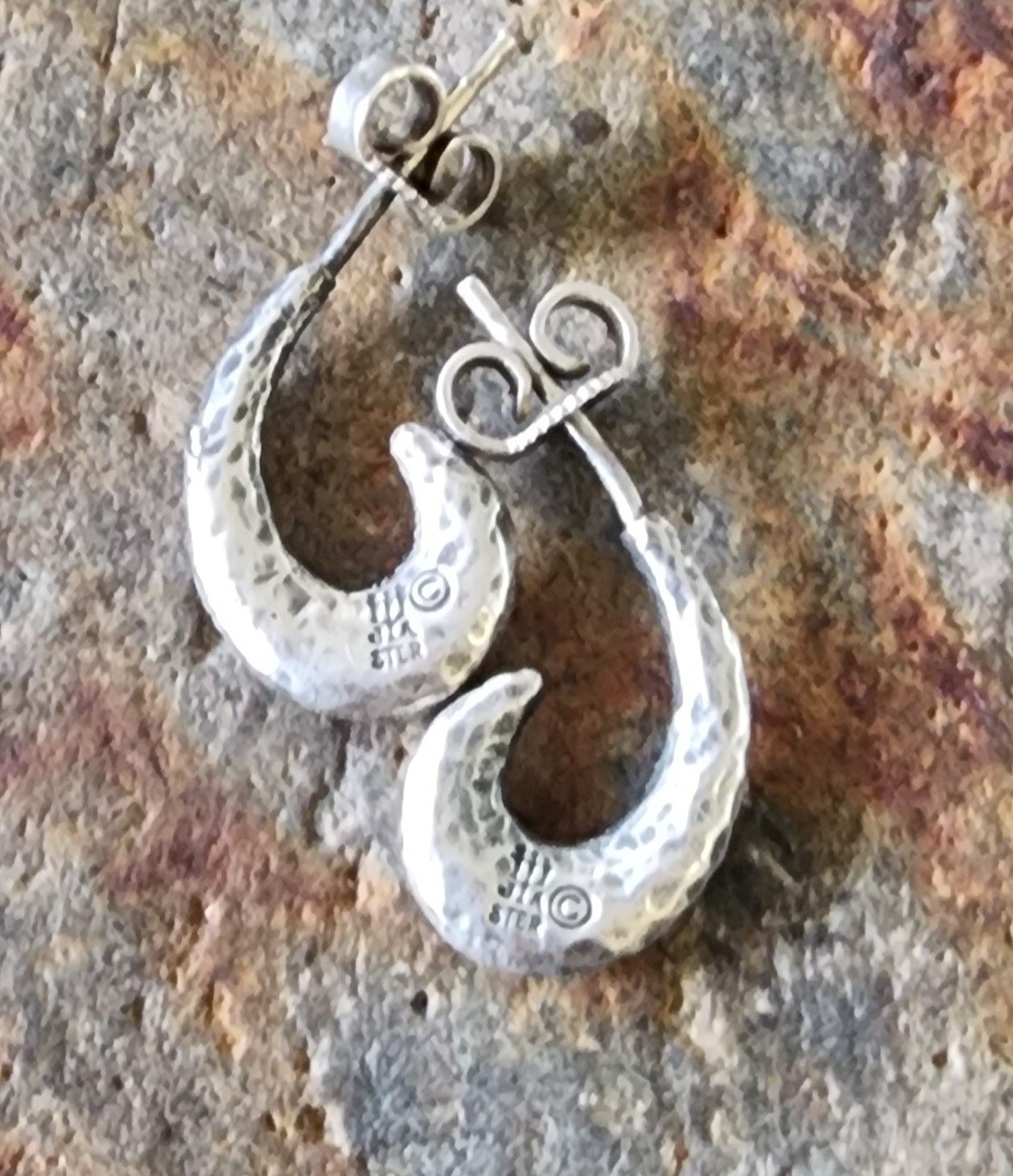 Retired James Avery Hammered Hoop Earrings Neat! Sterling Silver 3.31