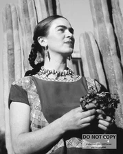 FRIDA KAHLO MEXICAN PAINTER - 8X10 PUBLICITY PHOTO (AB-147)