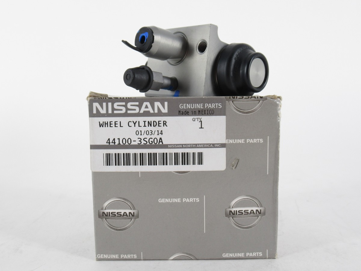 どんぐり Genuine OEM Nissan 44100-3SG0A Rear Drum Brake Wheel