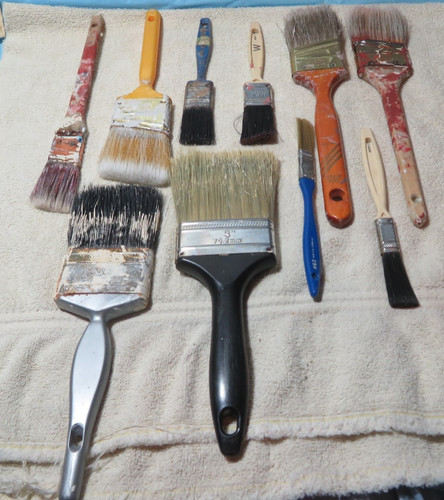 Vintage Lot of 10 paint brushes wood & plastic Handles Old Farmhouse Cabin Decor