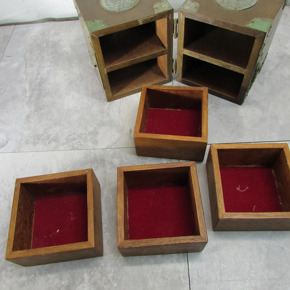 Vintage Chinese Hinged Jewelry Chest 4 Drawer Box Wood Brass Hardware Red Felt - Image 3 of 4