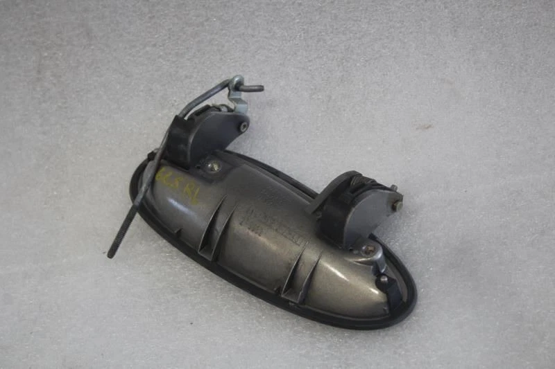 2000 BUICK REGAL LEFT DRIVER SIDE REAR DOOR HANDLE LIGHT SANDRIFT 49U - Image 2 of 4