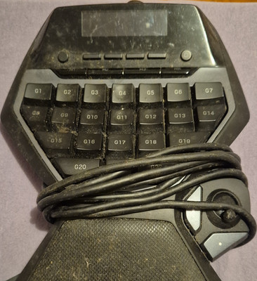 Logitech G13 Gaming-Keypad ergonomisch, verkabelt, schwarz