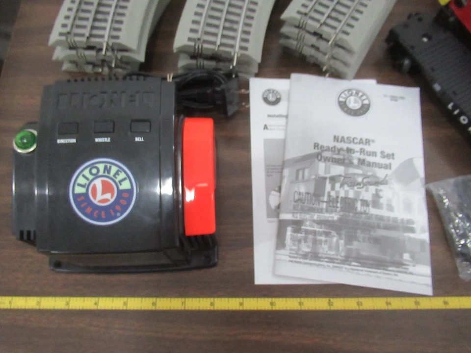 Lionel O Gauge Nascar Electric Train set IN BOX 5 trains track transformer - Image 2 of 4