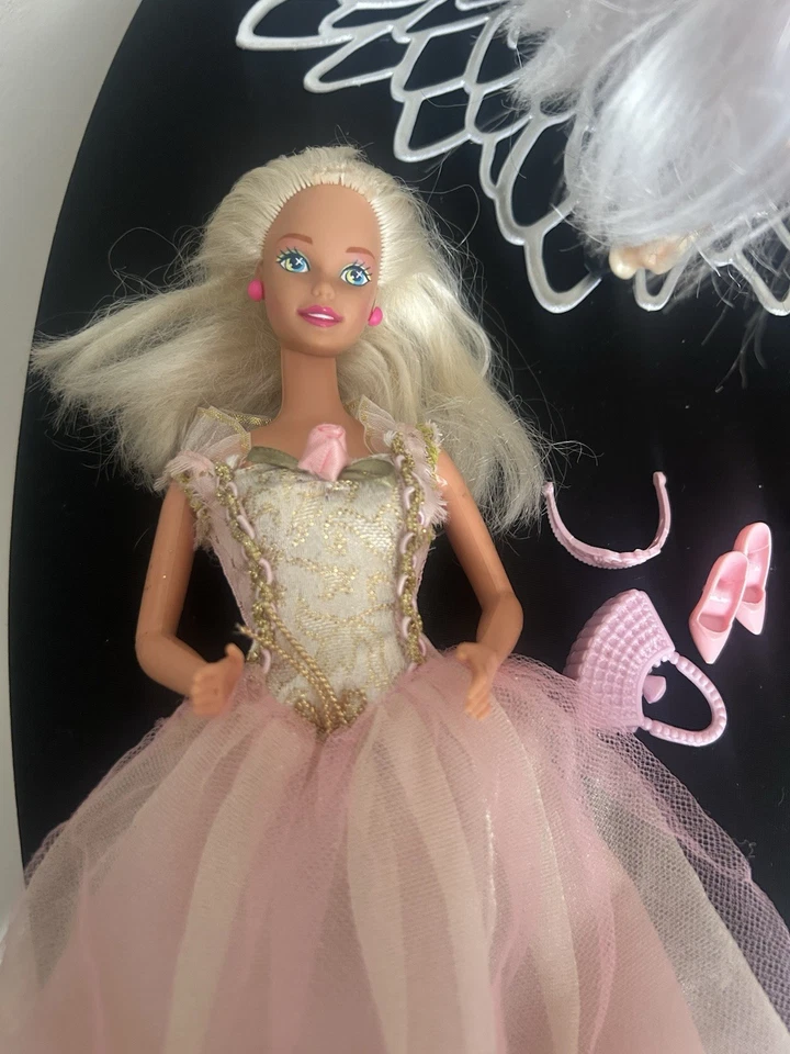 Barbie with Original Dress Princess & the Pauper 2004 Vintage Wear - Image 2 of 4