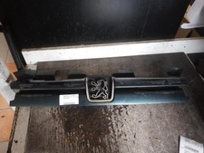 Calandre Peugeot 306