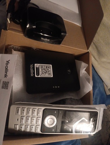 Yealink W76P DECT IP Phone Professional Business with W70B Base Station - Picture 2 of 2