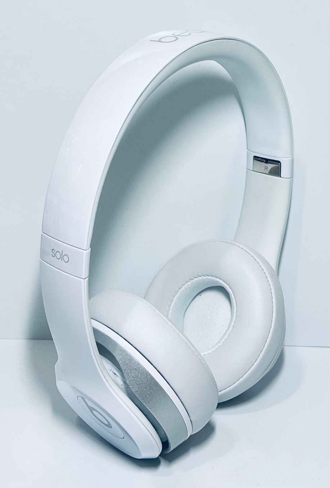 Beats Solo2 Wired On-Ear Headphones - White