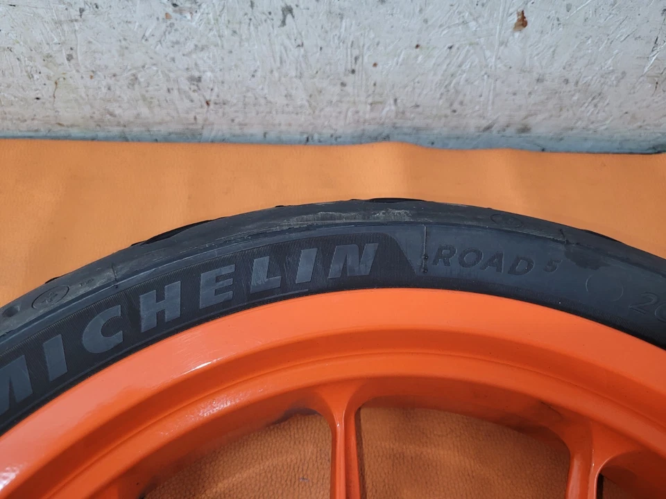 KTM DUKE 125 Hinterrad 4.00x17  ( Ez. 15.06.2023 )  - Bild 4 von 4