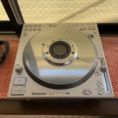 Technics SL-DZ1200 CDJ ❷ Technics SL-DZ1200 - Digital DJ CD Player/Turntable SLDZ1200 B&H