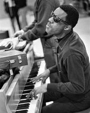 Singer Songwriter STEVIE WONDER 8x10 Photo Music Print Glossy Poster