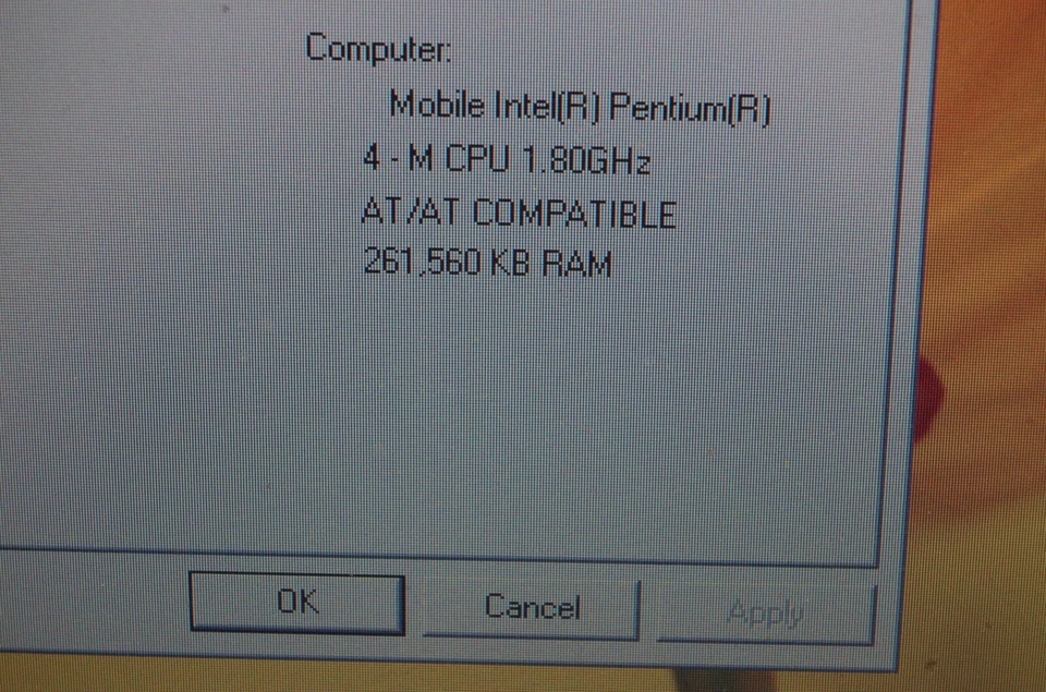 Laptop Dell Latitude C640 Pentium 4 M 1,8 GHz Windows Professional Windows XP Pro Foto 3 de 4