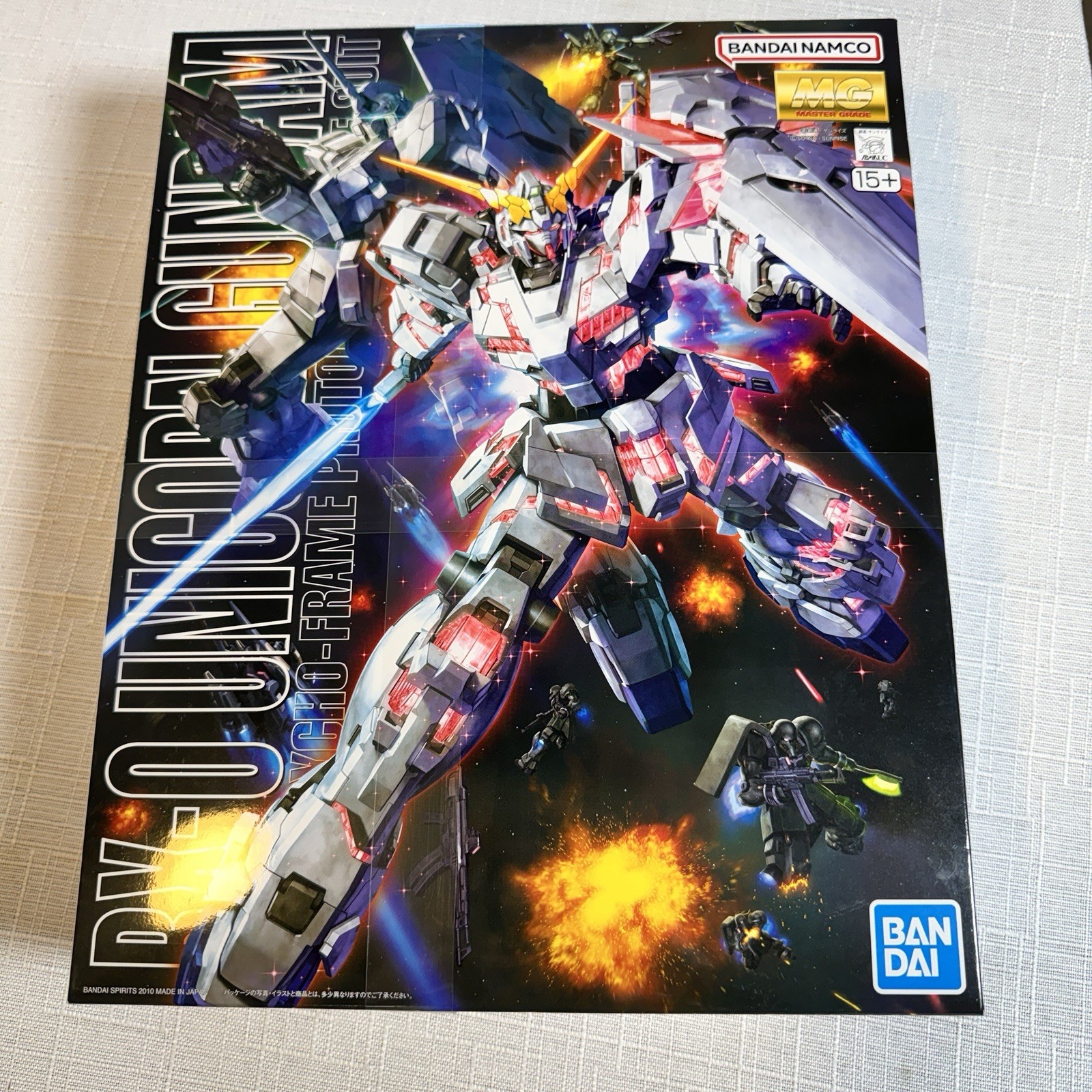 Bandai RX-0 Unicorn Gundam 1/100 MG Full Psycho Mobile Suit