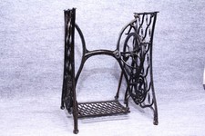 Pied de base pour machine à coudre Singer VS-2 / 27 en fonte années 1890