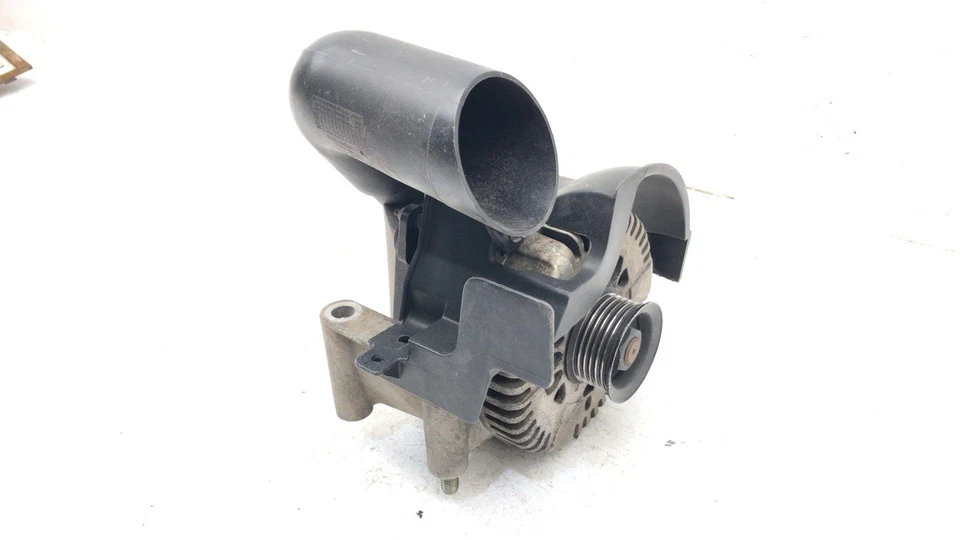 2005-2006 Mazda Tribute Alternator 2.3l Zzc018300a - Image 2 of 4