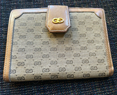 Authentic Vintage 1970s Gucci Boutique Brown GG Canvas Kiss Lock Wallet Bifold