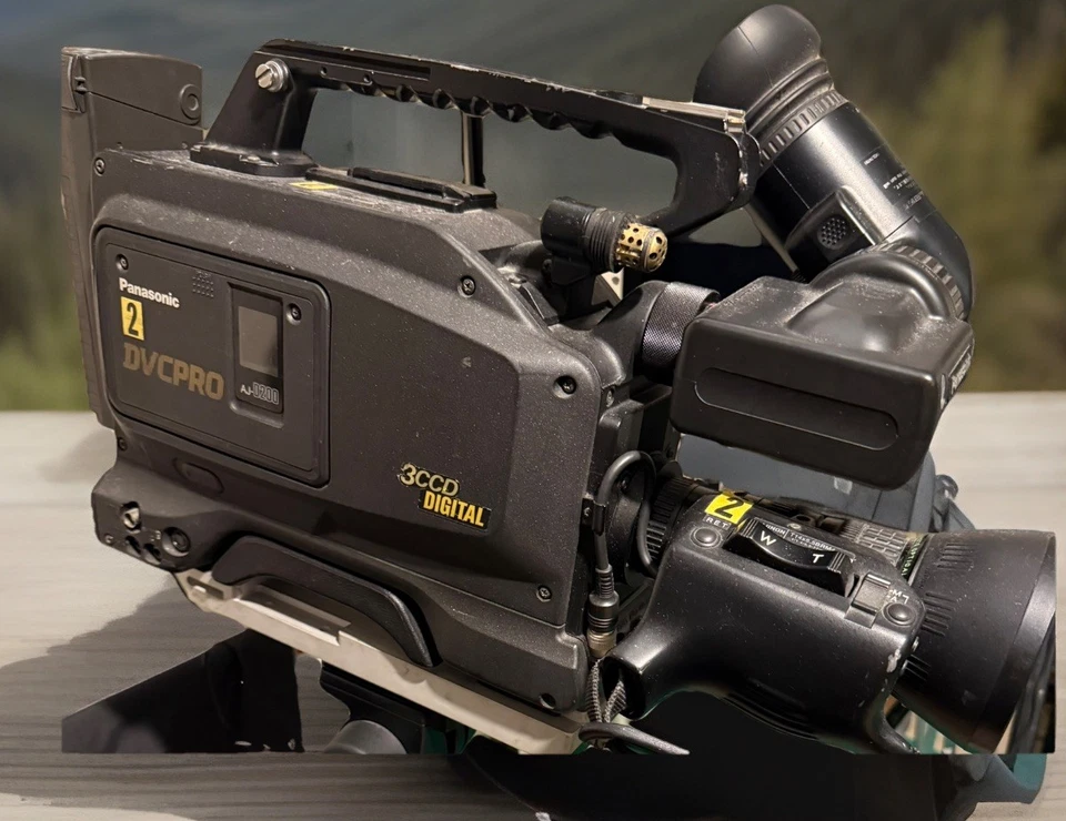 DVCPRO 3CCD Digital Broadcast tv camera - Image 4 of 4