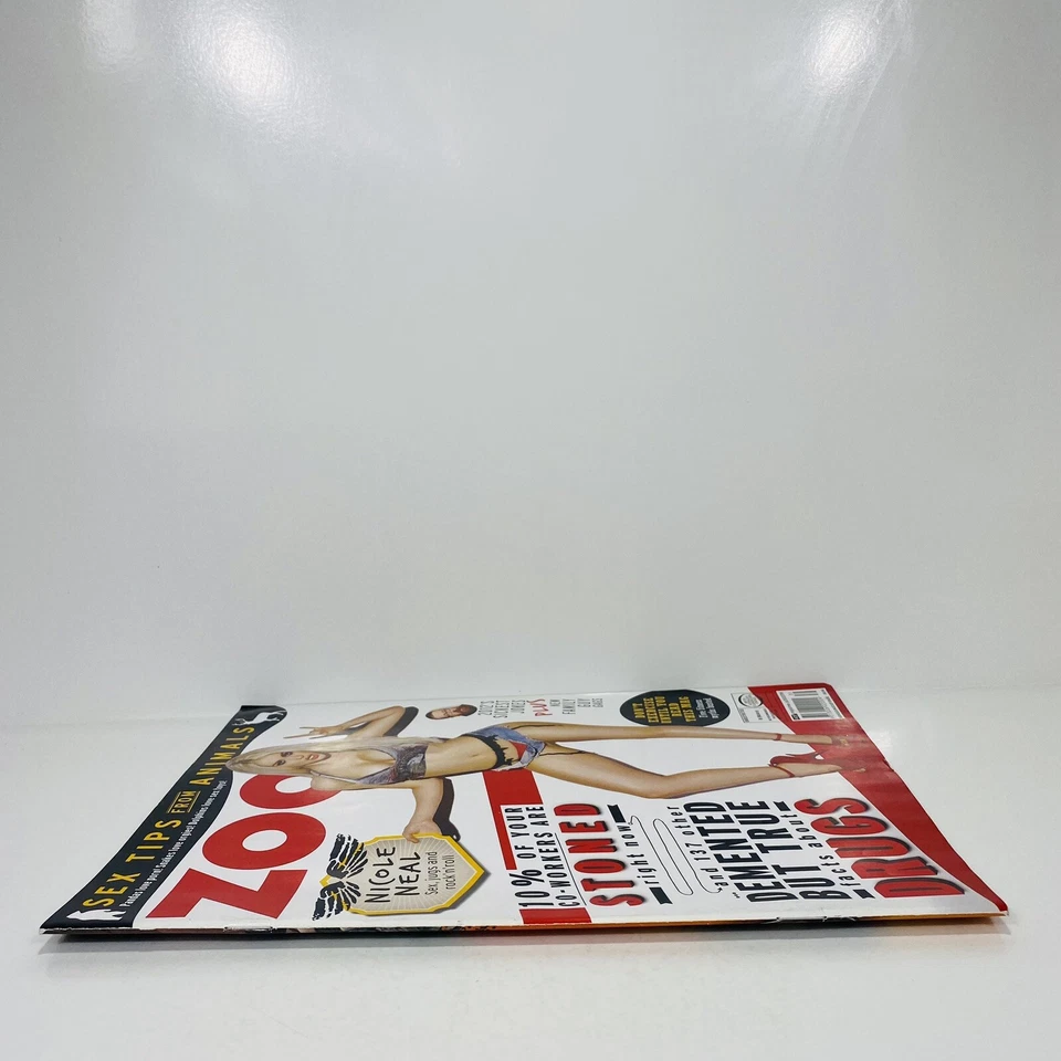 Zoo Weekly Magazine 24th September 2012 Nicole Neal Nicole Minetti The Darkness - Image 4 of 4