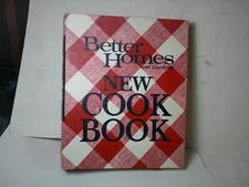 BETTER HOMES AND GARDENS NEW COOKBOOK 1968 FIRST EDITION SUPER CLEAN AND NICE