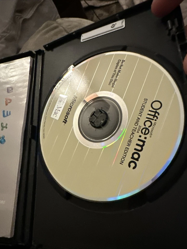 Microsoft Office Mac 2004 Student and Teacher Edition Software 3 keys w/ booklet - Image 3 of 4