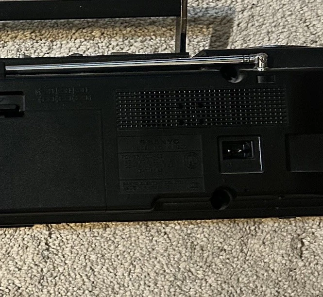 Rádio estéreo vintage SANYO M W800 BOOMBOX cassete de duelo AM/FM TESTADO - Imagem 4 de 4