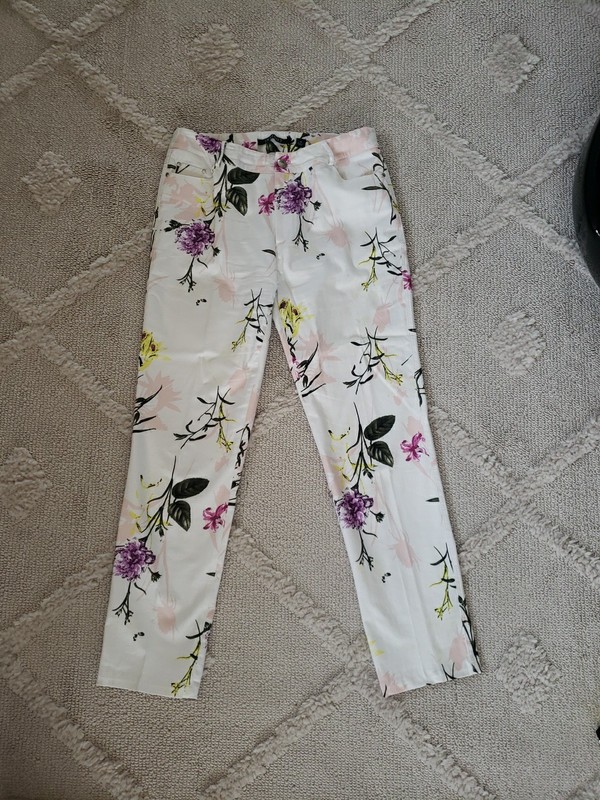 Insight Size 12 White With Pink Purple Floral Print Stretch Straight Leg Summer