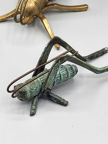Vintage Set Of 3 Brass Figurines. 2 Lucky Grasshopper Crickets & Bumble Bee - Picture 3 of 7