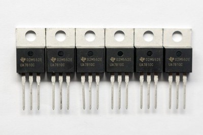 2x Texas Instruments UA7810C LM7810 Spannungsregler NOS