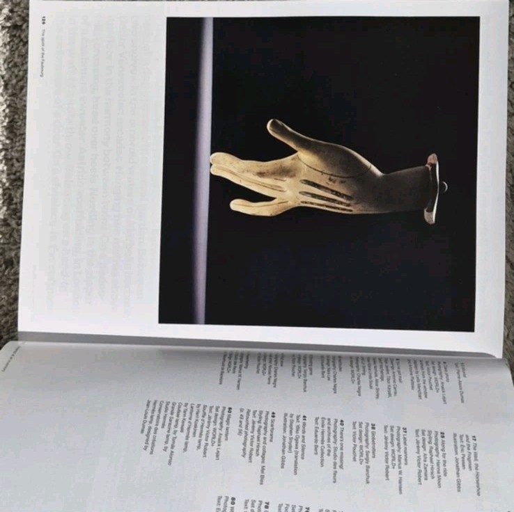 Hermès Le Monde d'Hermès Magazine-Autumn/Winter 24, Catalog size, Multicolor. thumbnail 5