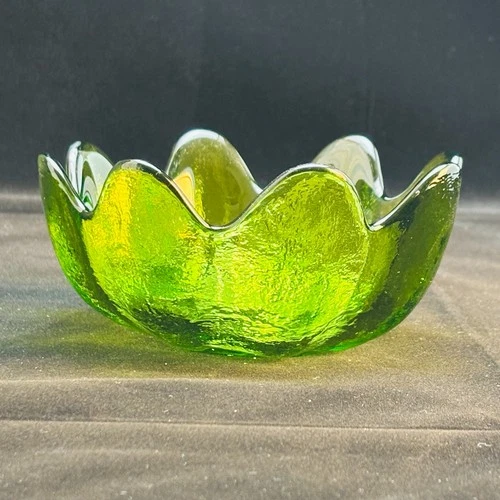 Blenko Art Glass Olive Green 8 Lotus Petal Bowl