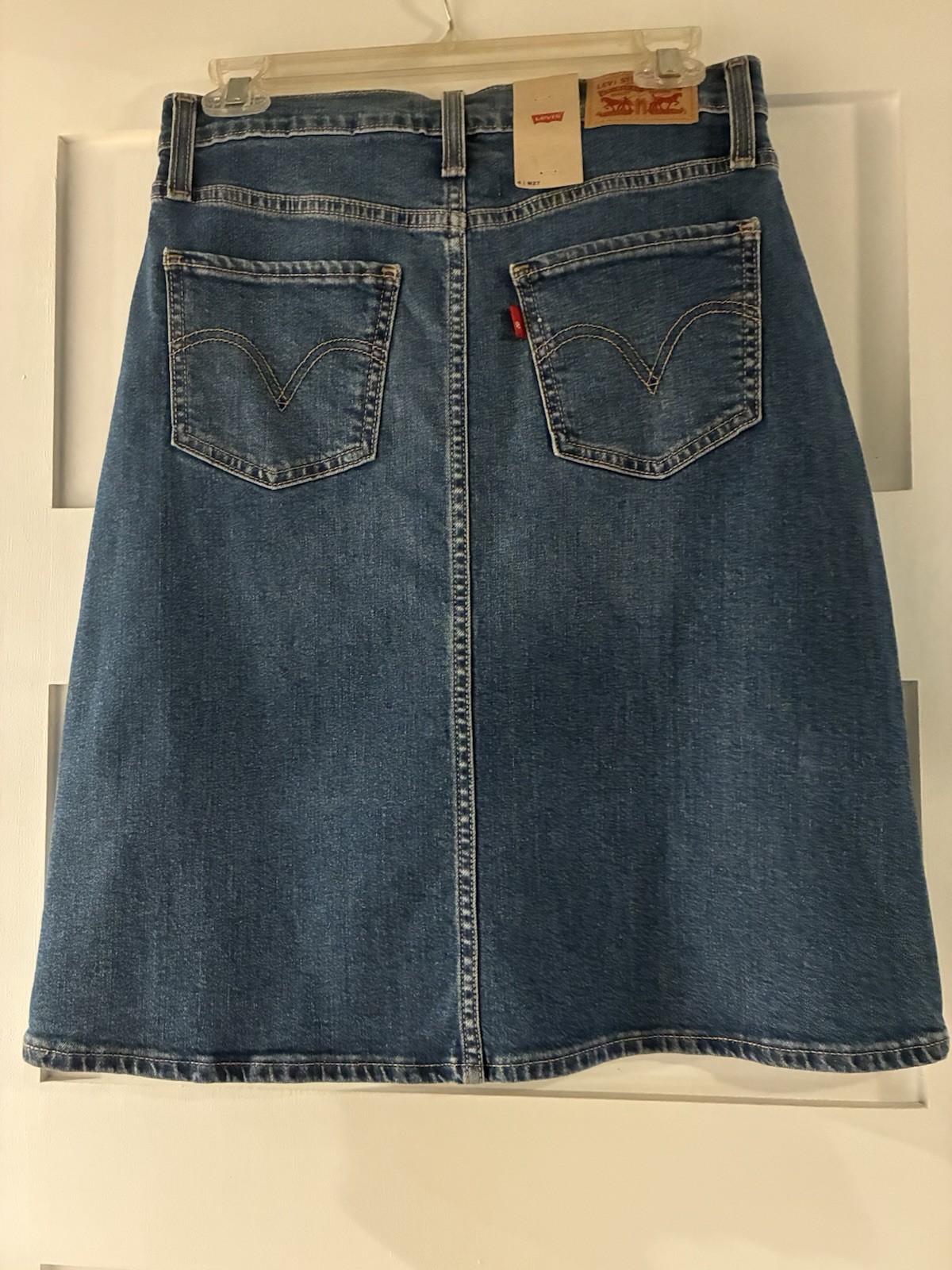 Levi's Women's Blue Denim Jean Skirt Size 27 Waist Medium Wash New With Tags