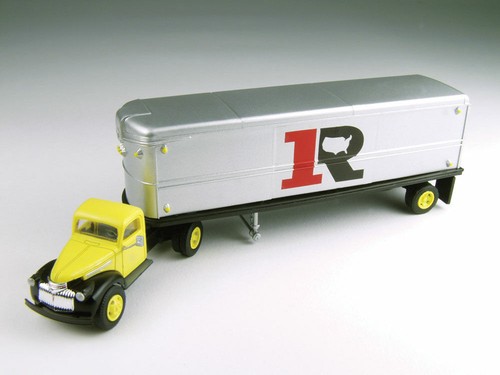 Tractor Chevrolet Classic Metal Works HO Ryder 1941-1946 con remolque aerofurgoneta 31167 | Zustand: New