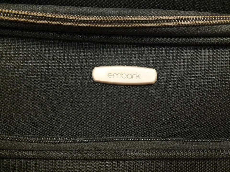 Maleta con ruedas de equipaje de viaje de nailon negra Embark genuina **LEER** Foto 3 de 4