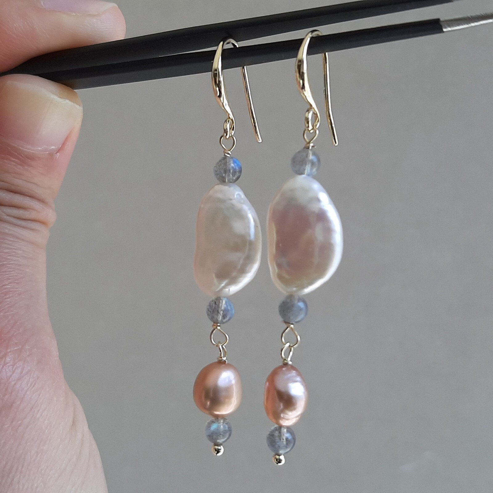 Boucles d'oreilles perles baroques et labradorite, cadeau d'anniversaire