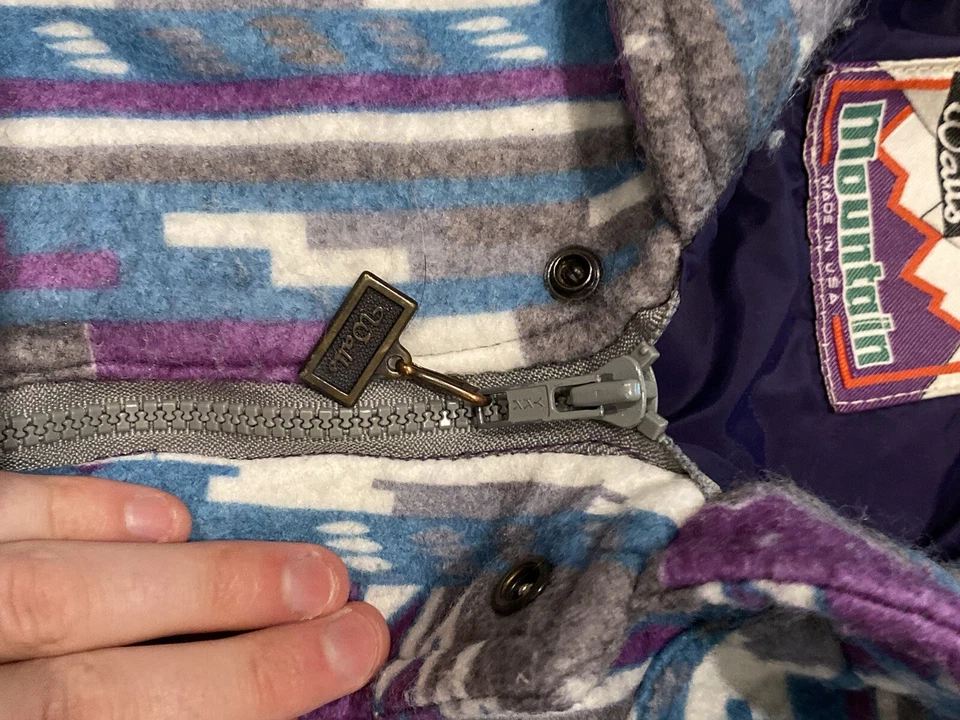 Abrigo Chaqueta Bombardero Púrpura Estampado Azteca Montaña Paredes Años 90 De Colección Talla S LEER Foto 4 de 4