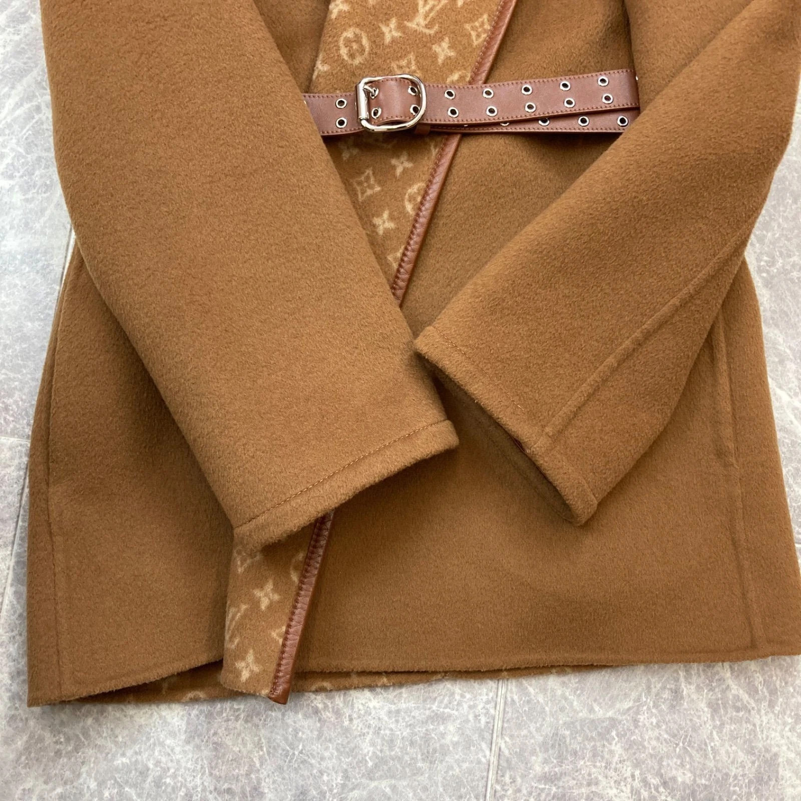 LOUIS VUITTON（LV） Cappotto Louis Vuitton Monogram Camel Double Face con cappuccio taglia: 36 FJC020QWE