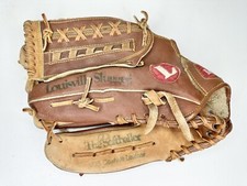 Louisville Slugger "The Softballer" 13.5" LH Throw Baseball Glove HBG9