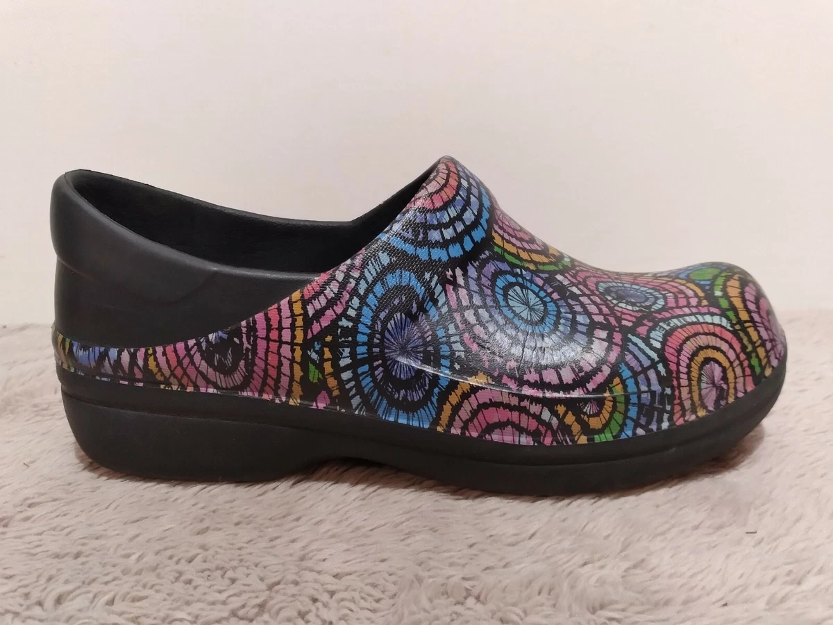 Crocs Womens Dual Comfort Pro II Nurse Shoes Clog Size 7W Graphic