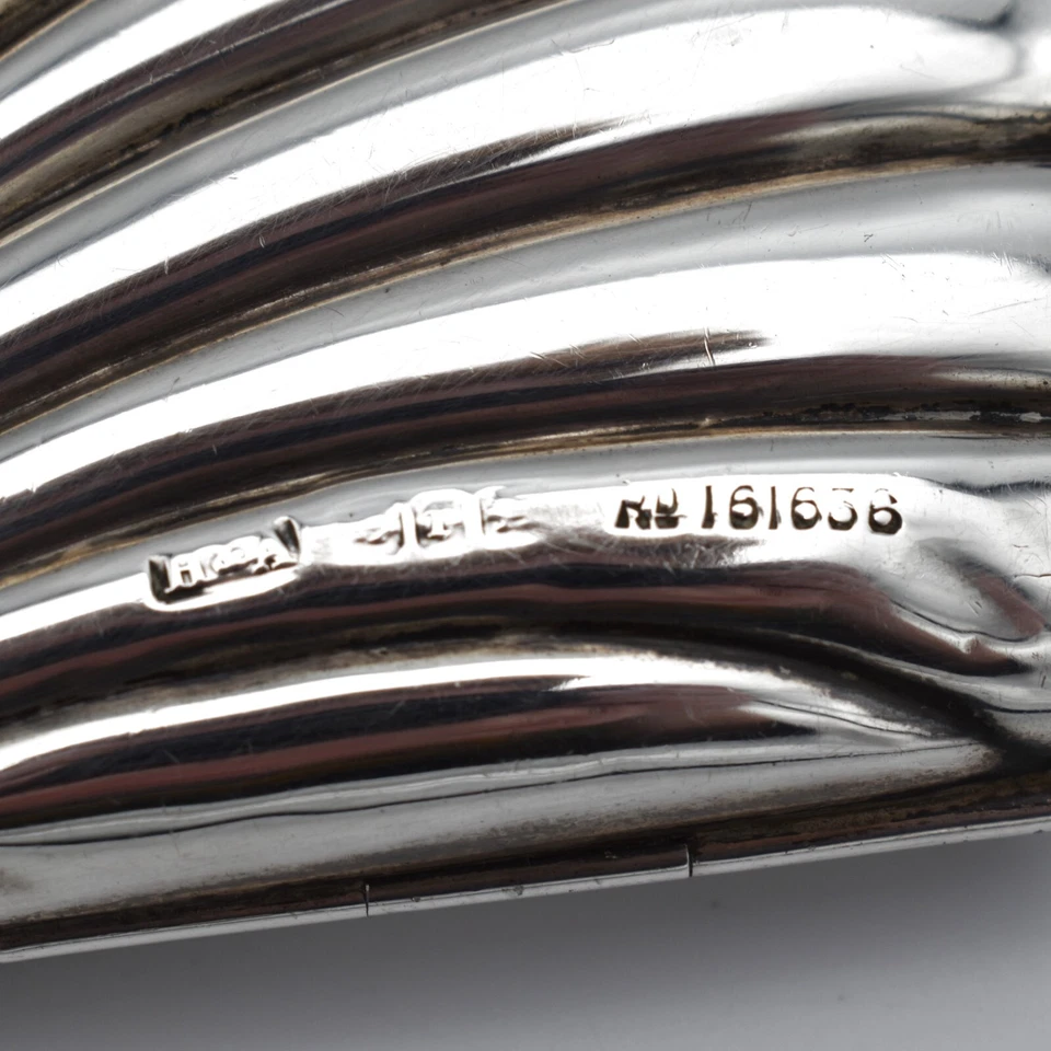 Estuche para tarjetas victoriano de plata maciza Aide De Memoir 1893 Sunbrust Gadrooned Foto 3 de 4