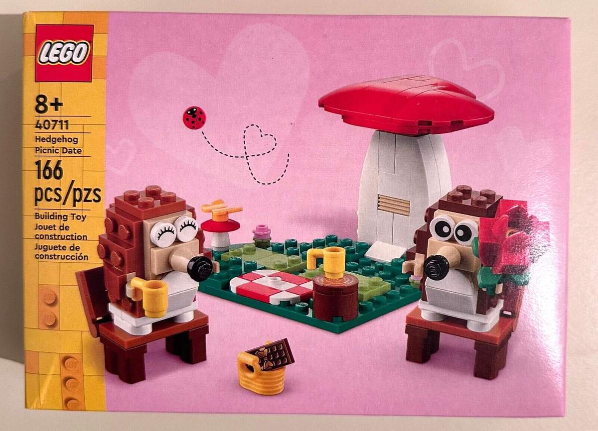 NIB LEGO CREATOR: Hedgehog Picnic Date 40711 Building kit Toy Set
