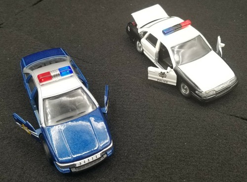 2 Nevada 1:43 PRESSOCAST POLICE CARS - Road Champs & Toysmith Pullback Crash Action - Foto 8 di 9