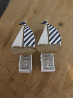 White Barn Wallflowers Plug-In Nightlight Warmer Sailboat 1  Pack