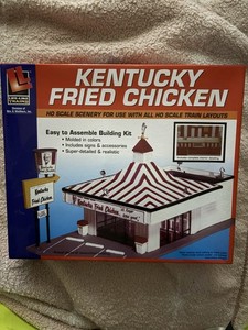WALTHERS LIFELIKE 433-1394 1/87 HO Scale KFC Kentucky Fried Chicken Building Kit