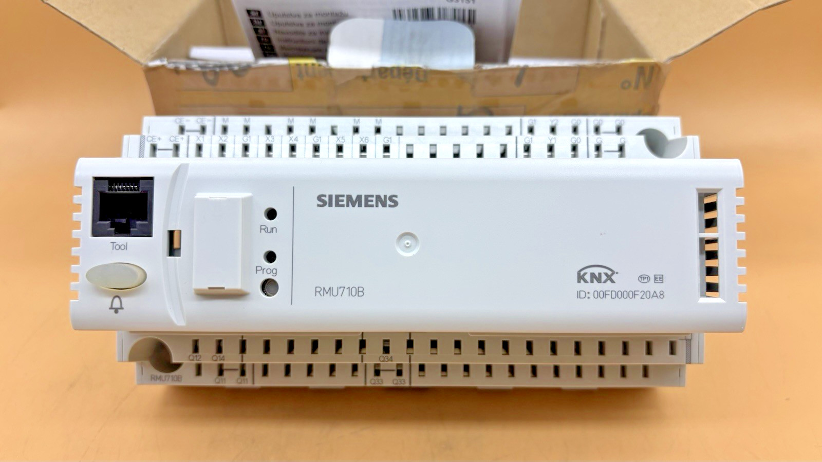 Siemens RMU710B-1 Controller Synco RMU710B HVAC Products