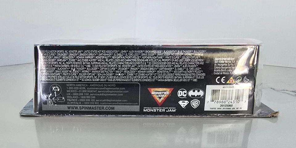 MONSTER JAM COLOR CHANGE MONSTER MUTT ROTTWEILER VS SCOOBY DOO! 2 PACK - image 3 of 4