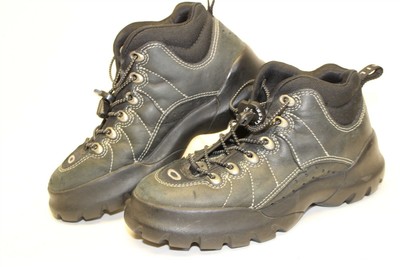 oakley hiking boots