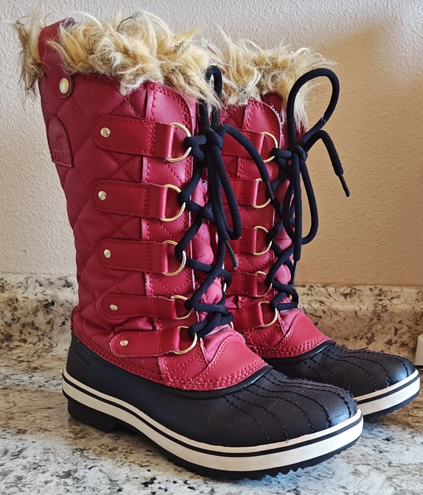sorel snow joan of arctic waxed quilted canvas faux fur cuff boots